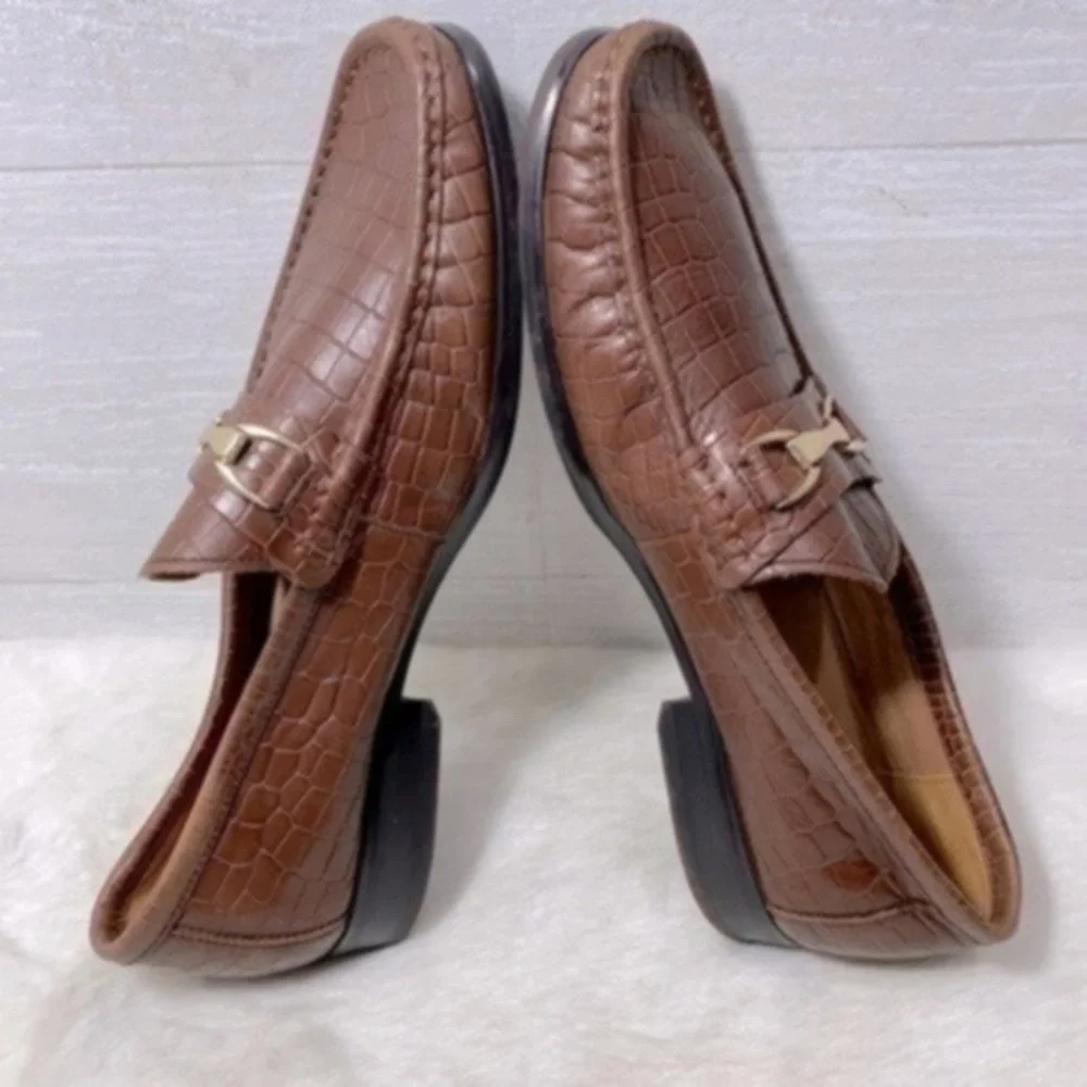 Saks Fifth Avenue Donatello Leather men’s Loafers Size 8.5 color Brown